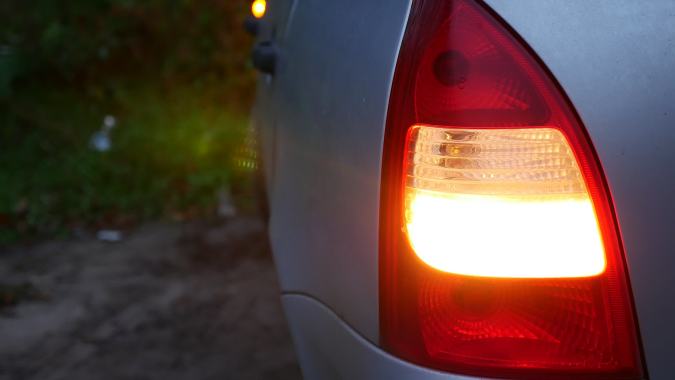 5 pasos para reparar luces intermitentes que parpadean demasiado rápido