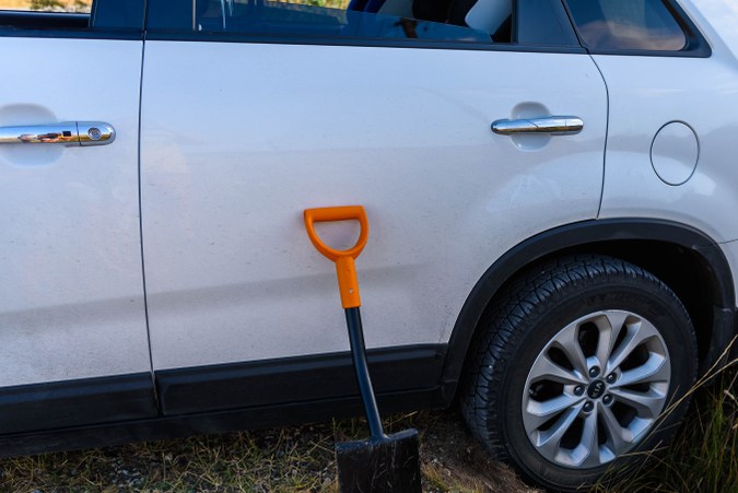 Cómo rescatar tu vehículo de una zanja: consejos y herramientas