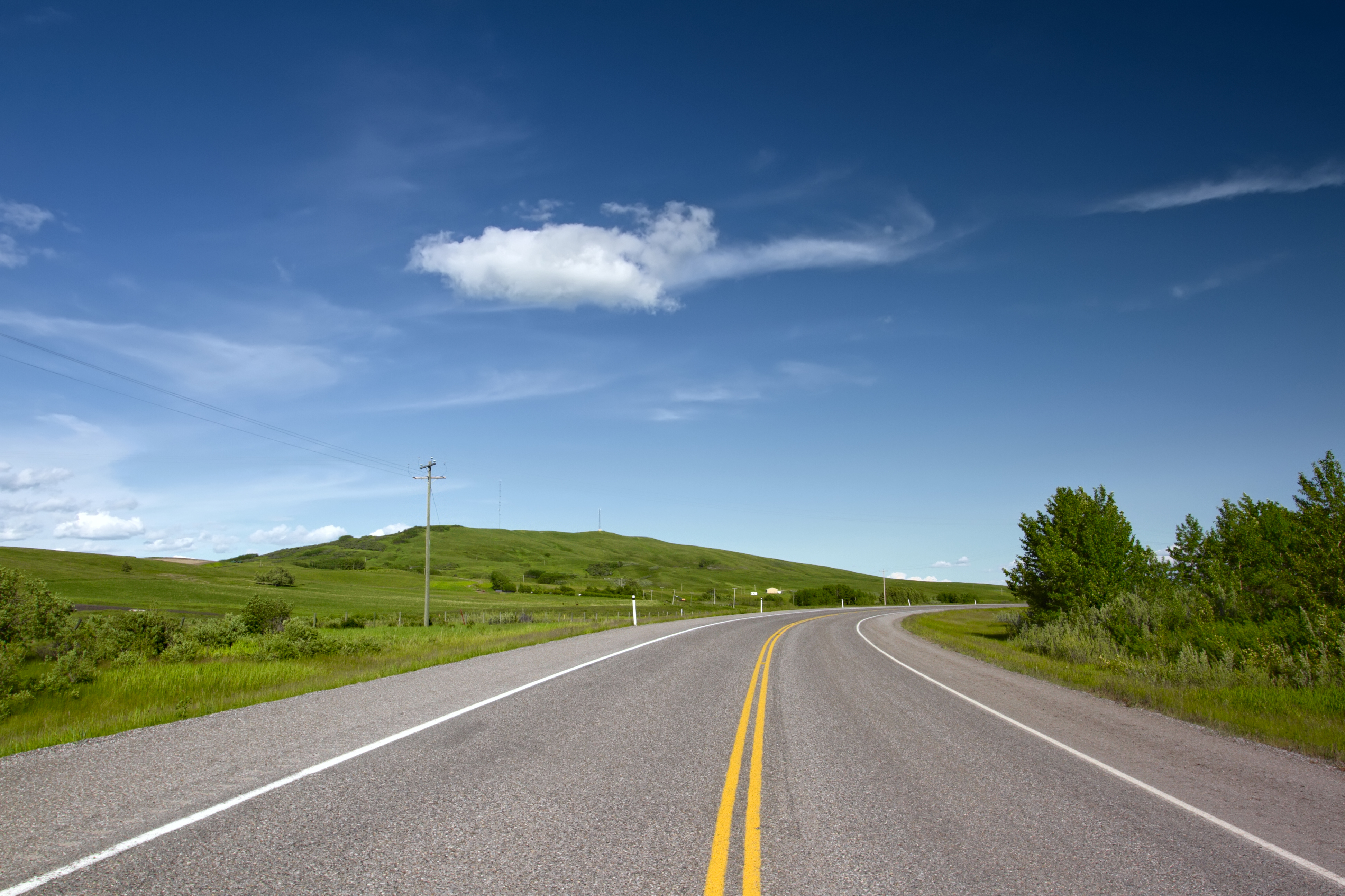 significado de las lineas en la carretera