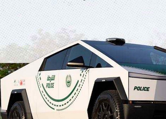 Policía de Dubai añade un nuevo "súper auto" a su flota llena de joyas