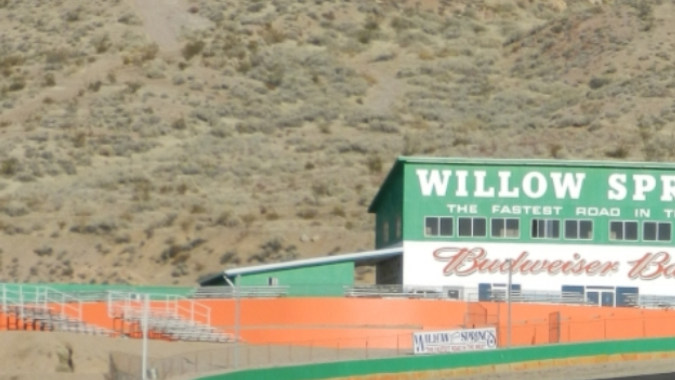 ¿Quieres comprar una pista de carreras? Willow Springs IR está en venta