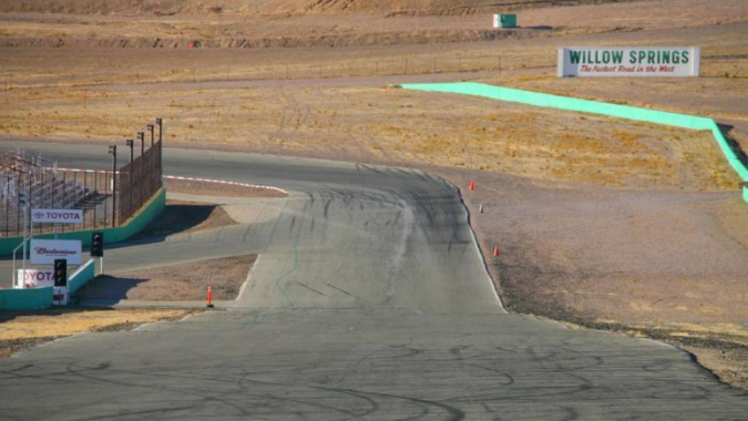 ¿Quieres comprar una pista de carreras? Willow Springs IR está en venta