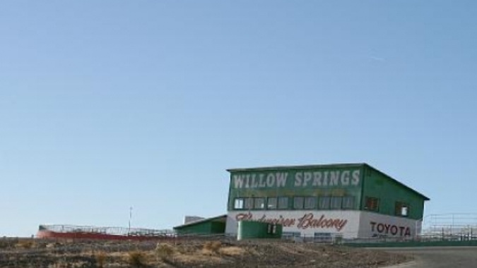 ¿Quieres comprar una pista de carreras? Willow Springs IR está en venta