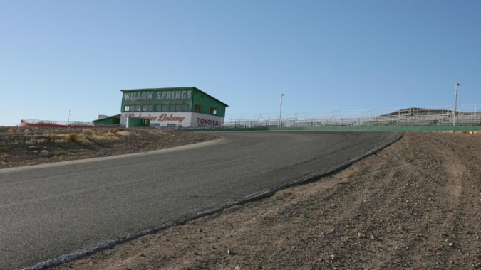 ¿Quieres comprar una pista de carreras? Willow Springs IR está en venta