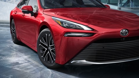 Toyota Mirai, la apuesta del hidrogeno a mitad de precio