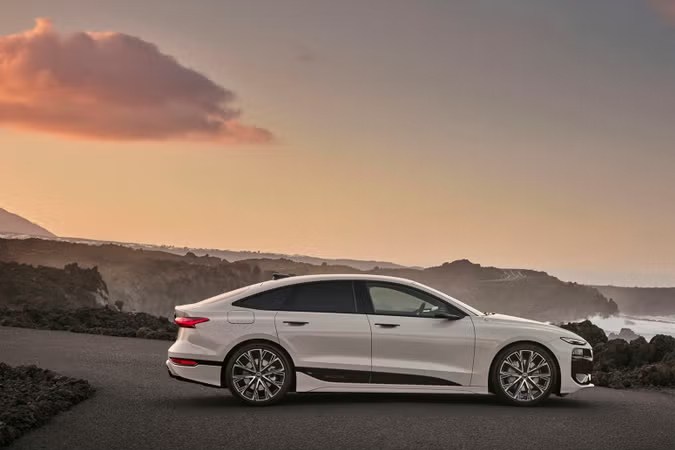 Audi A6 y S6 e-tron 2025