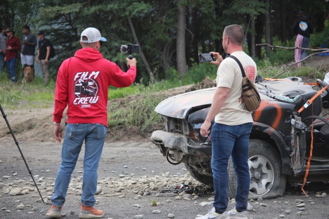 Adrenalina y destrucción de autos: una loca tradición del 4 de julio