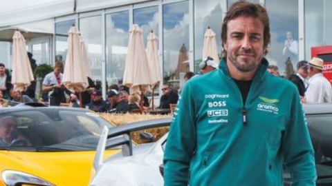 Fernando Alonso muestra como ayudó en crear el Aston Martin Valiant