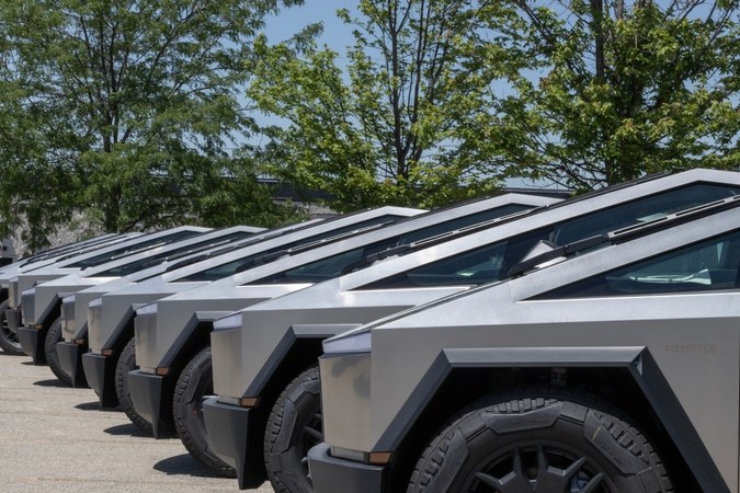 Tesla Cybertruck lidera ventas sobre F-150 Lightning y Rivian R1T