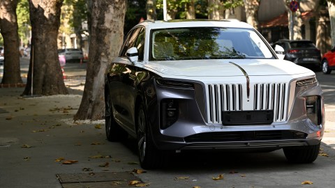 Hongqi E-HS9,