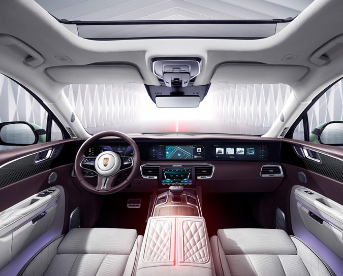 China se atreve con la gama premium y lanza un "Rolls-Royce"