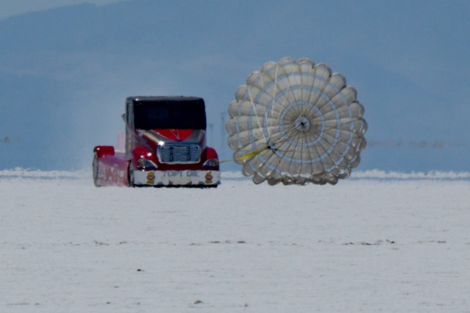 Joint Venture: el camión más rápido del mundo con 4,000 caballos