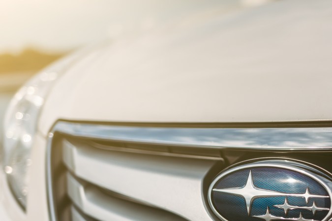 Descubre los secretos tras los logos de 10 coches famosos