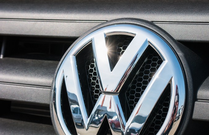 Descubre los secretos tras los logos de 10 coches famosos