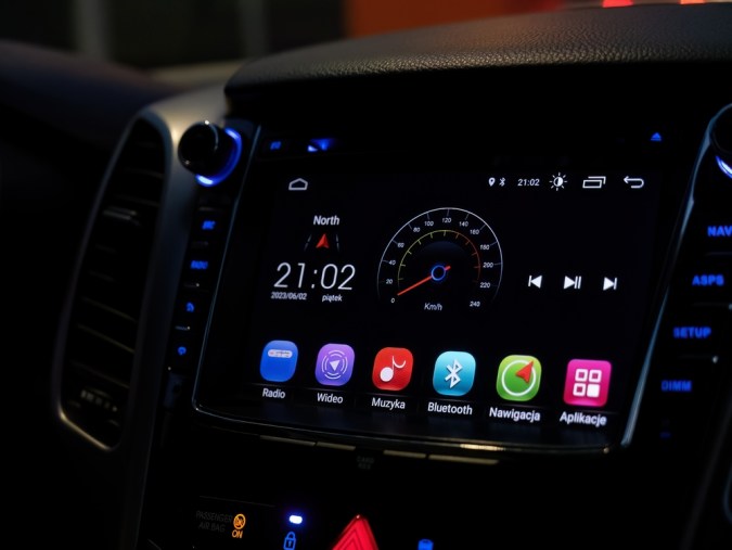 Accesorios que harán lucir a tu auto 10 años más moderno