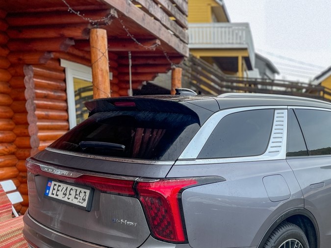 China se atreve con la gama premium y lanza un "Rolls-Royce"