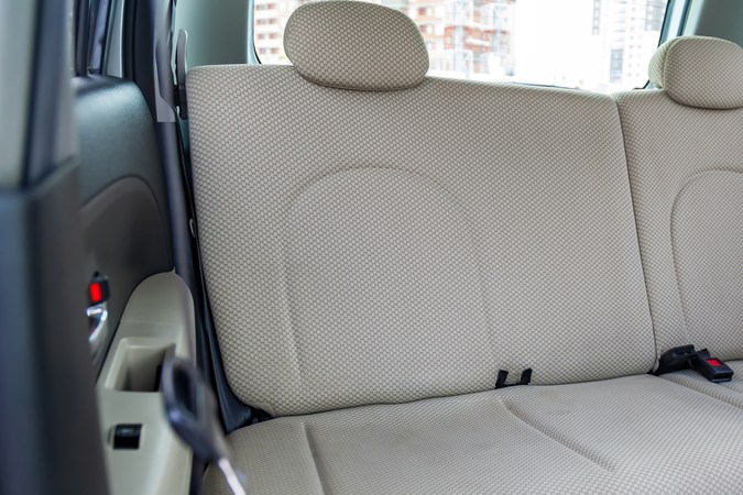 Cómo lavar asientos de tela del auto con un sencillo truco casero