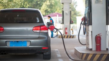 3 consejos para llegar a la gasolinera si conduces con la reserva