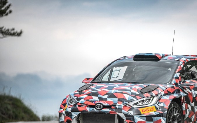 Por qué las marcas colocan “camuflaje” a sus autos