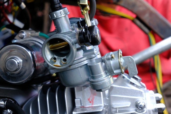 Qué causa las RPM altas en tu auto y cómo evitarlo