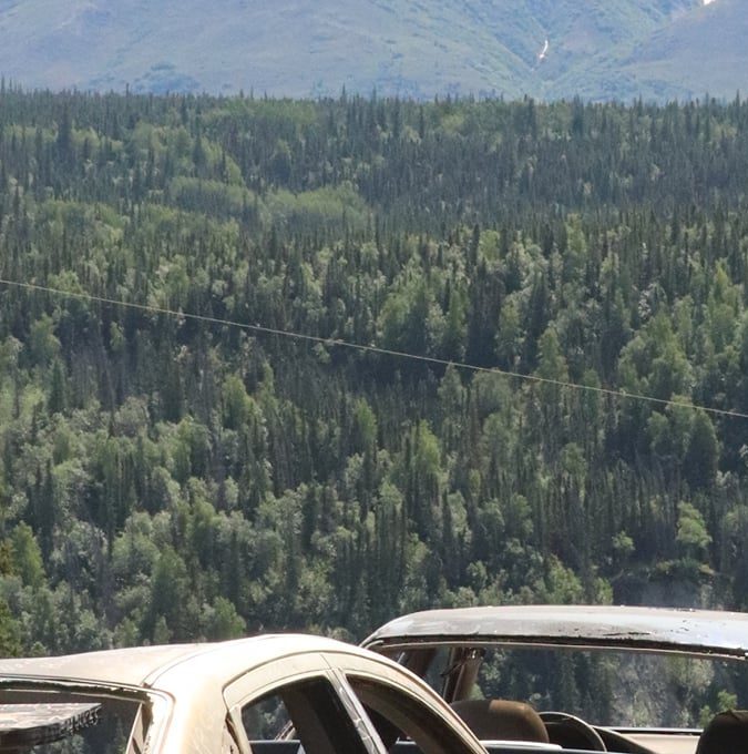 Adrenalina y destrucción de autos: una loca tradición del 4 de julio