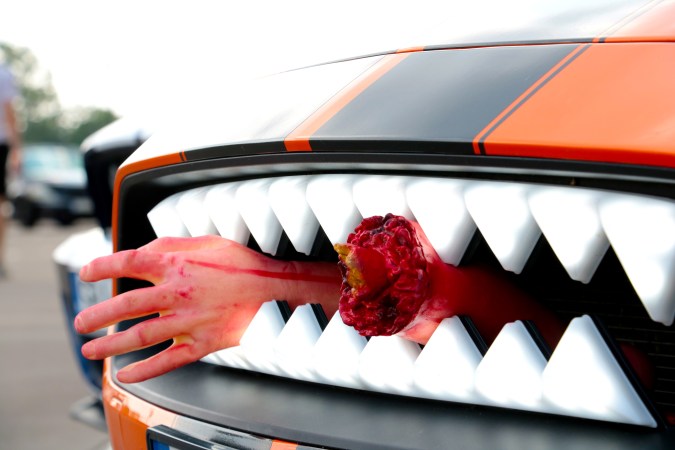 carros decorados de halloween