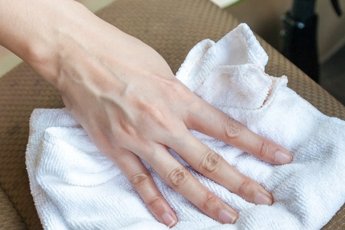 Cómo lavar asientos de tela del auto con un sencillo truco casero