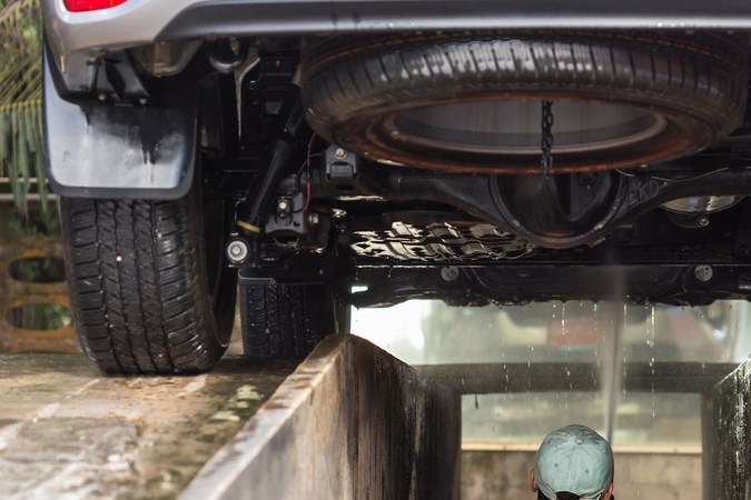 Evita daños eléctricos: consejos para lavar tu auto