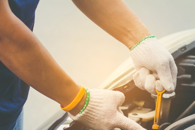 Por qué los fabricantes quieren matar la varilla del aceite