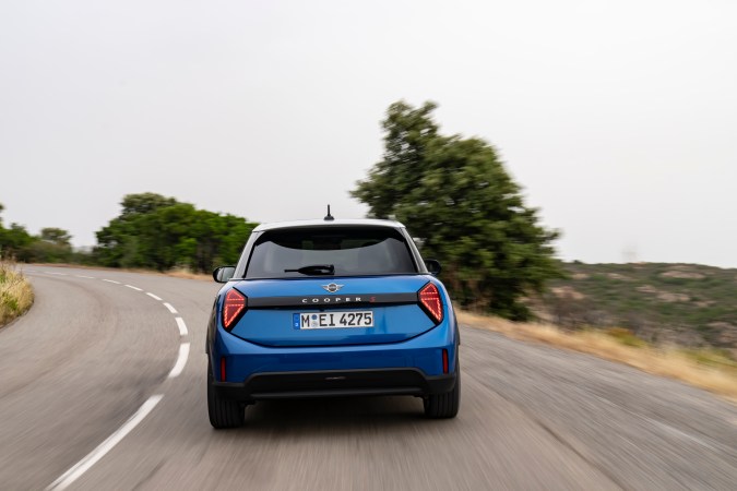 Mini Cooper S 2025: nuevas actualizaciones para más diversión