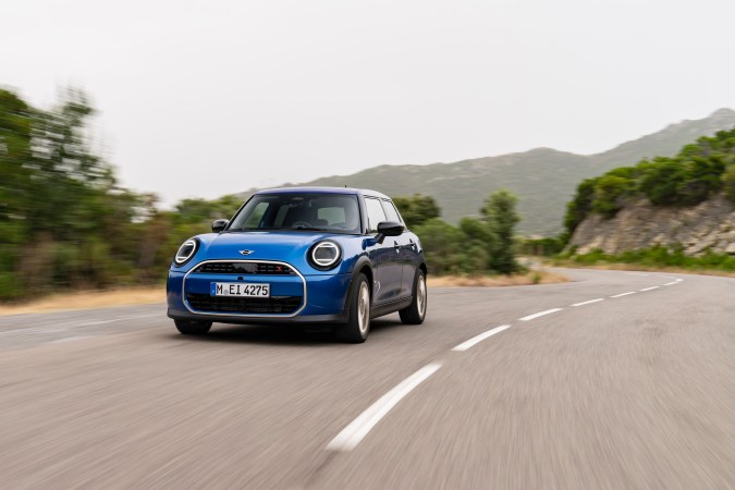 Mini Cooper S 2025: nuevas actualizaciones para más diversión