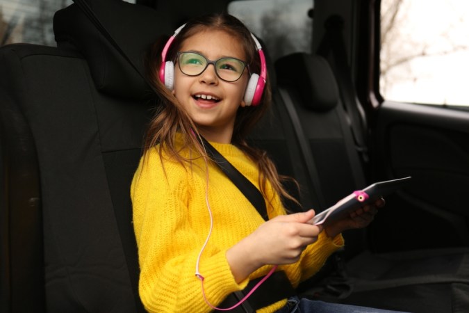 ¿Qué edad debe tener un niño para ir en el asiento delantero en EEUU?