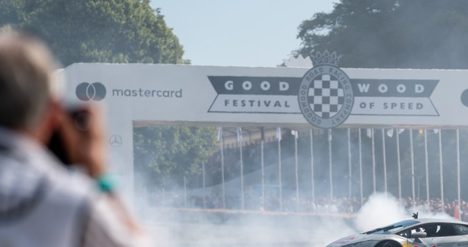 ¿Por qué se siguen fabricando coches con transmisión manual?