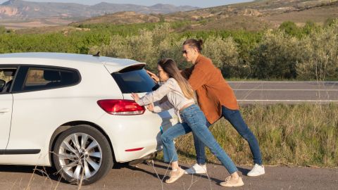 Paso a paso: cómo arrancar correctamente un auto empujándolo