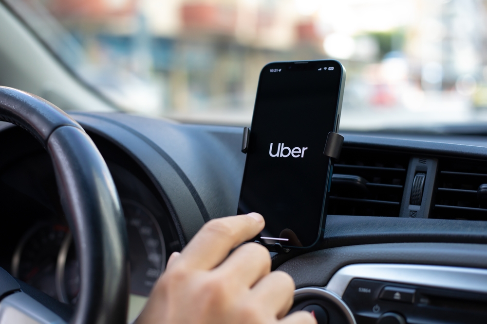 Uber ofrece 1000$ a usuarios para que se cambien a vehículos "verdes"