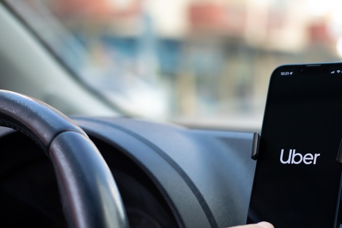 Uber ofrece 1000$ a usuarios para que se cambien a vehículos "verdes"