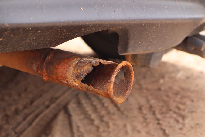 Ремонт выхлопной трубы автомобиля без сварки