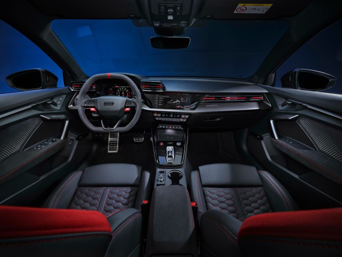 Audi RS3 2025: más deportivo y mejor confort