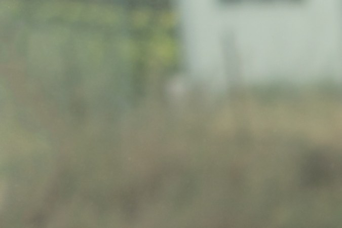 Riesgos de conducir con una sola mano en el volante