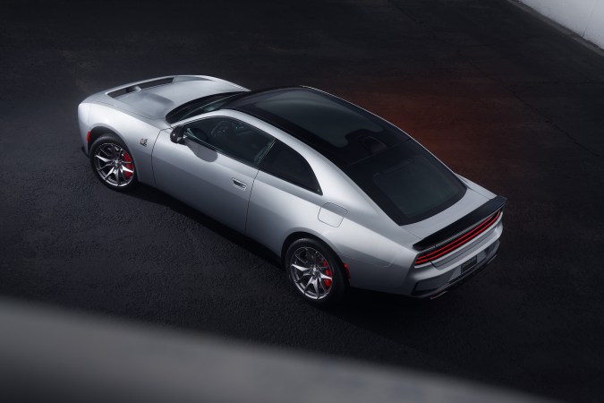 Nuevo Dodge Charger causa revuelo por su "rugido" falso