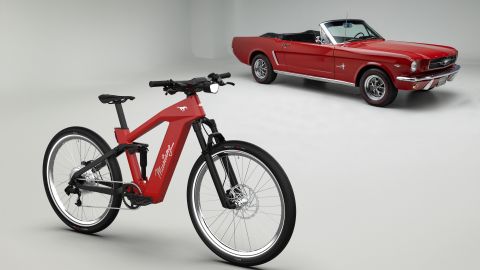 Ford transforma el Mustang y el Bronco en bicicletas eléctricas