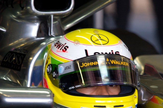 Joya histórica: el primer F1 de Hamilton y Montoya a subasta