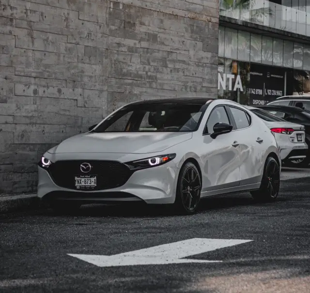 Mazda 3 2025: ahora cuenta con motor 2.5L y 30 CV más