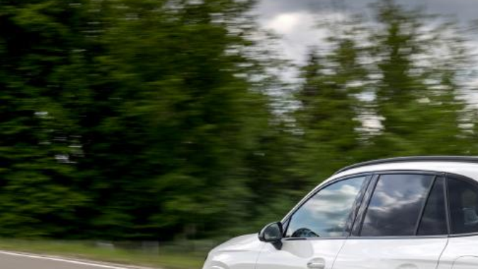 Mercedes-Benz GLC 350e llega con mejor motor híbrido