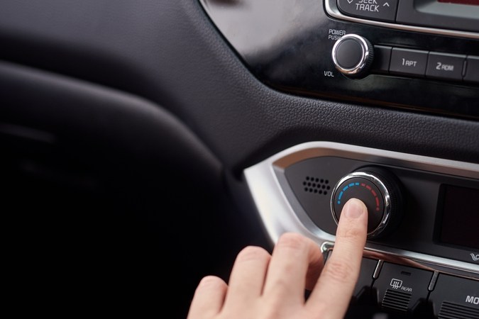 ¿Cuánto se calienta?: el riesgo de dejar tu auto al sol