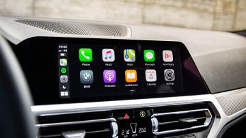 BMW cobrará el uso de Apple CarPlay en sus autos