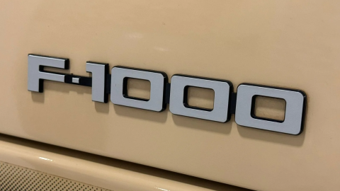 Tesoros ocultos: hallan Ford F-1000 con 0 km y sin estrenar