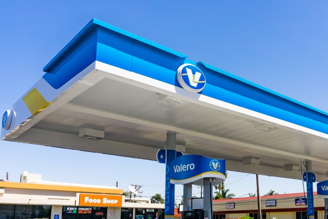 Los riesgos de cargar combustible en gasolineras low cost