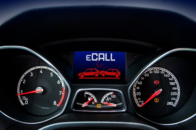 Qué es eCall en el auto