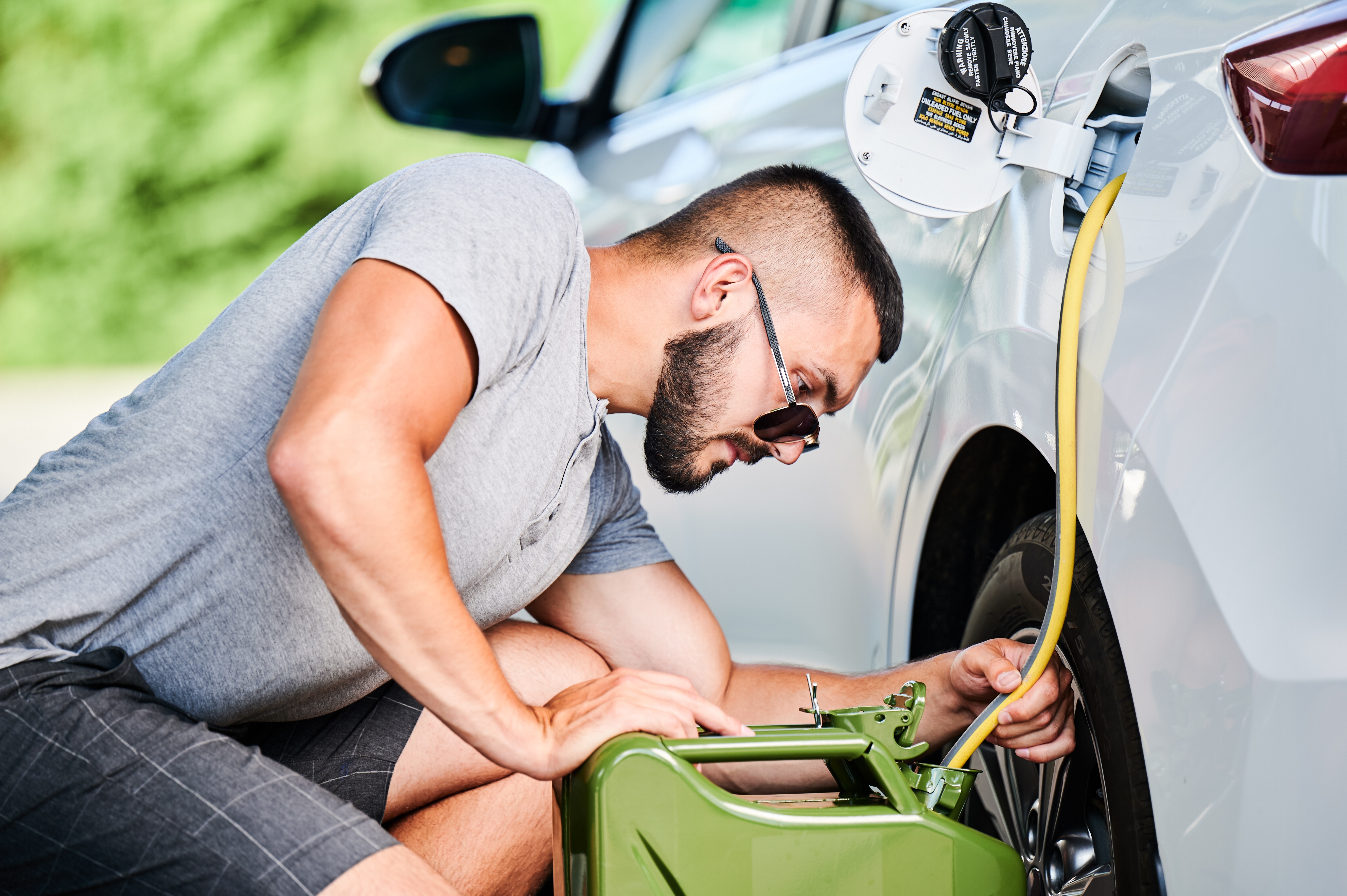 porque se prende la luz de la gasolina